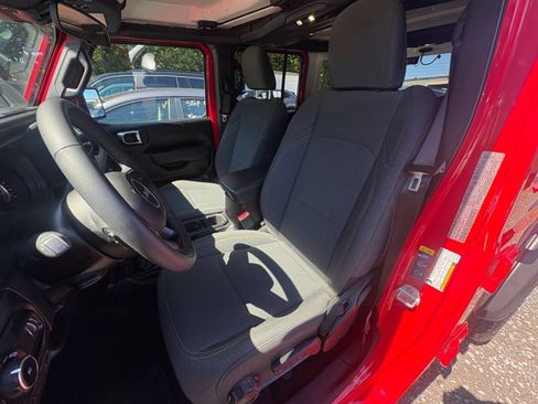 Used 2025 Jeep Wrangler Unlimited Sport AWD/4WD image 32