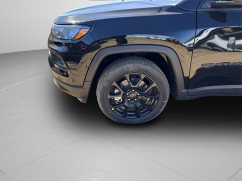 New 2026 Jeep Compass Latitude image 25