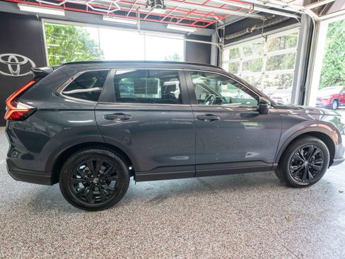 Used 2023 Honda CR-V Sport Touring image 4