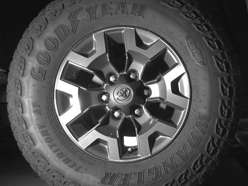 Used 2023 Toyota Tacoma TRD Off-Road w/ Advanced Technology Package AWD/4WD image 11