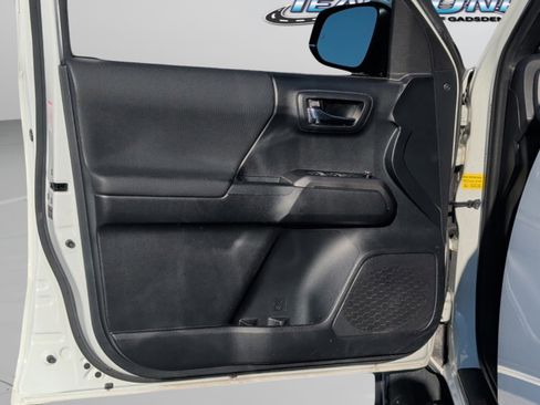 Used 2018 Toyota Tacoma 4x4 Double Cab image 26