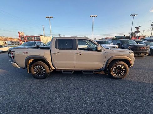 Used 2024 Nissan Frontier PRO-4X w/ Technology Package AWD/4WD image 2