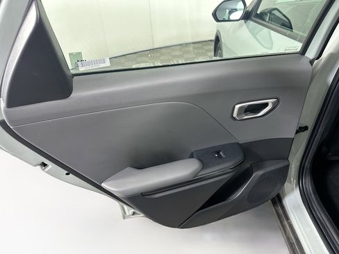 Used 2025 Kia K4 LXS image 25