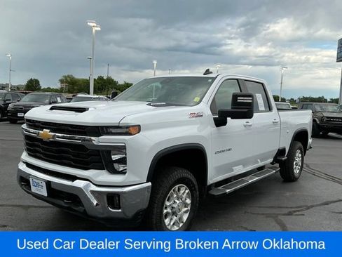 Used 2024 Chevrolet Silverado 2500 LT AWD/4WD image 6