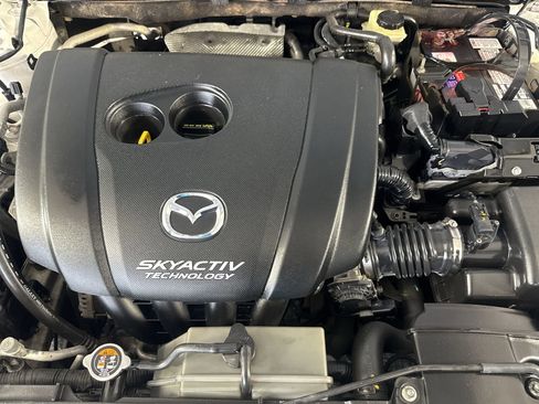Used 2016 MAZDA MAZDA3 i Grand Touring image 32