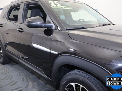 Used 2025 Chevrolet TrailBlazer LT AWD/4WD image 4