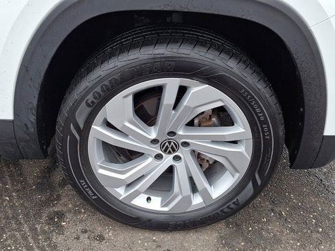 Used 2022 Volkswagen Atlas SE w/ Panoramic Sunroof Package image 9