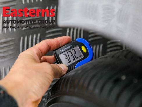 Used 2022 Toyota Prius LE image 27