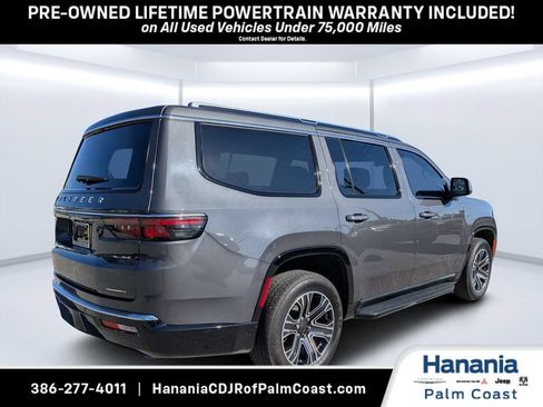 Used 2022 Jeep Wagoneer Series III w/ Flexible Seating Group AWD/4WD image 4