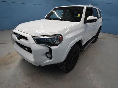 Used 2018 Toyota 4Runner 4WD image 33