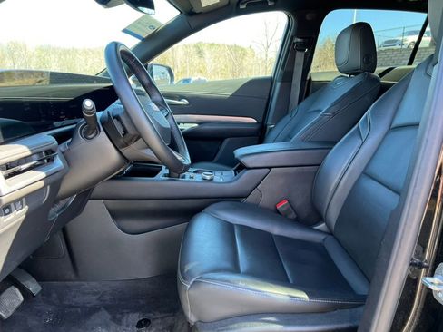 Used 2025 Cadillac XT4 Premium Luxury AWD/4WD image 3
