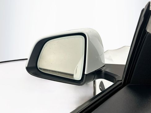 Used 2021 Tesla Model Y Long Range AWD/4WD image 16