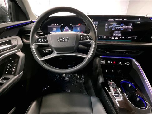 Certified 2025 Audi Q5 Premium w/ Convenience Package AWD/4WD image 7