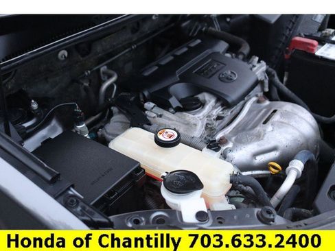 Used 2018 Toyota RAV4 LE image 31