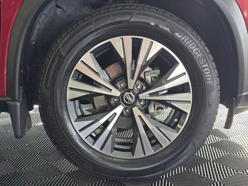 Used 2021 Nissan Rogue SV w/ Premium Package image 12