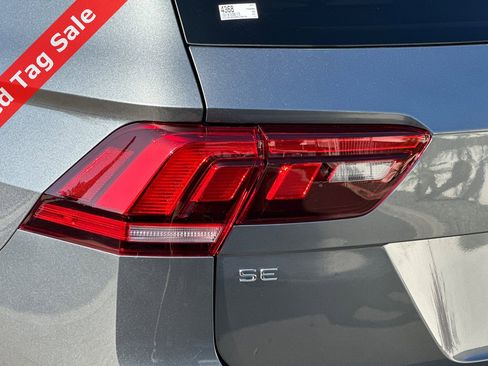 Certified 2022 Volkswagen Tiguan SE w/ Panoramic Sunroof Package image 29