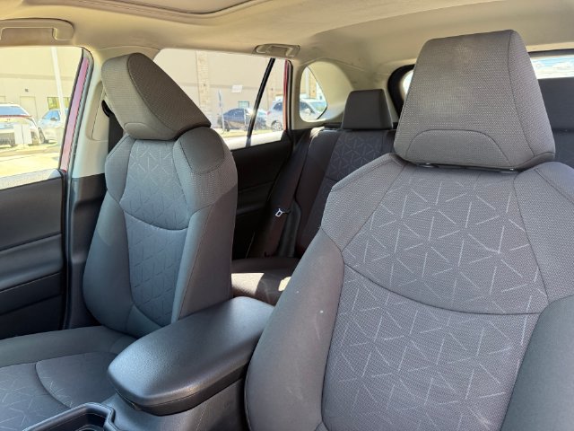 Used 2021 Toyota RAV4 XLE w/ Convenience Package AWD/4WD image 15