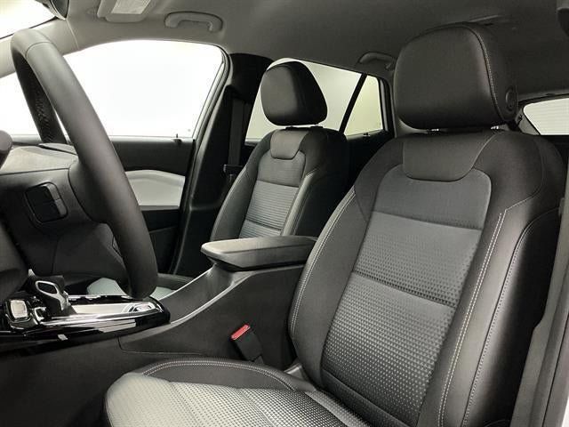 New 2026 Chevrolet Trax LT w/ LT Convenience Package FWD image 9