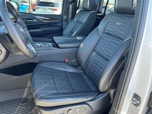 Certified 2024 Cadillac Escalade Sport Platinum w/ LPO, ONYX Package AWD/4WD image 14