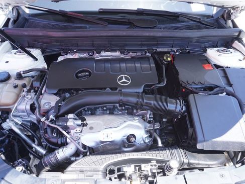 Used 2021 Mercedes-Benz GLB 250 4MATIC image 7