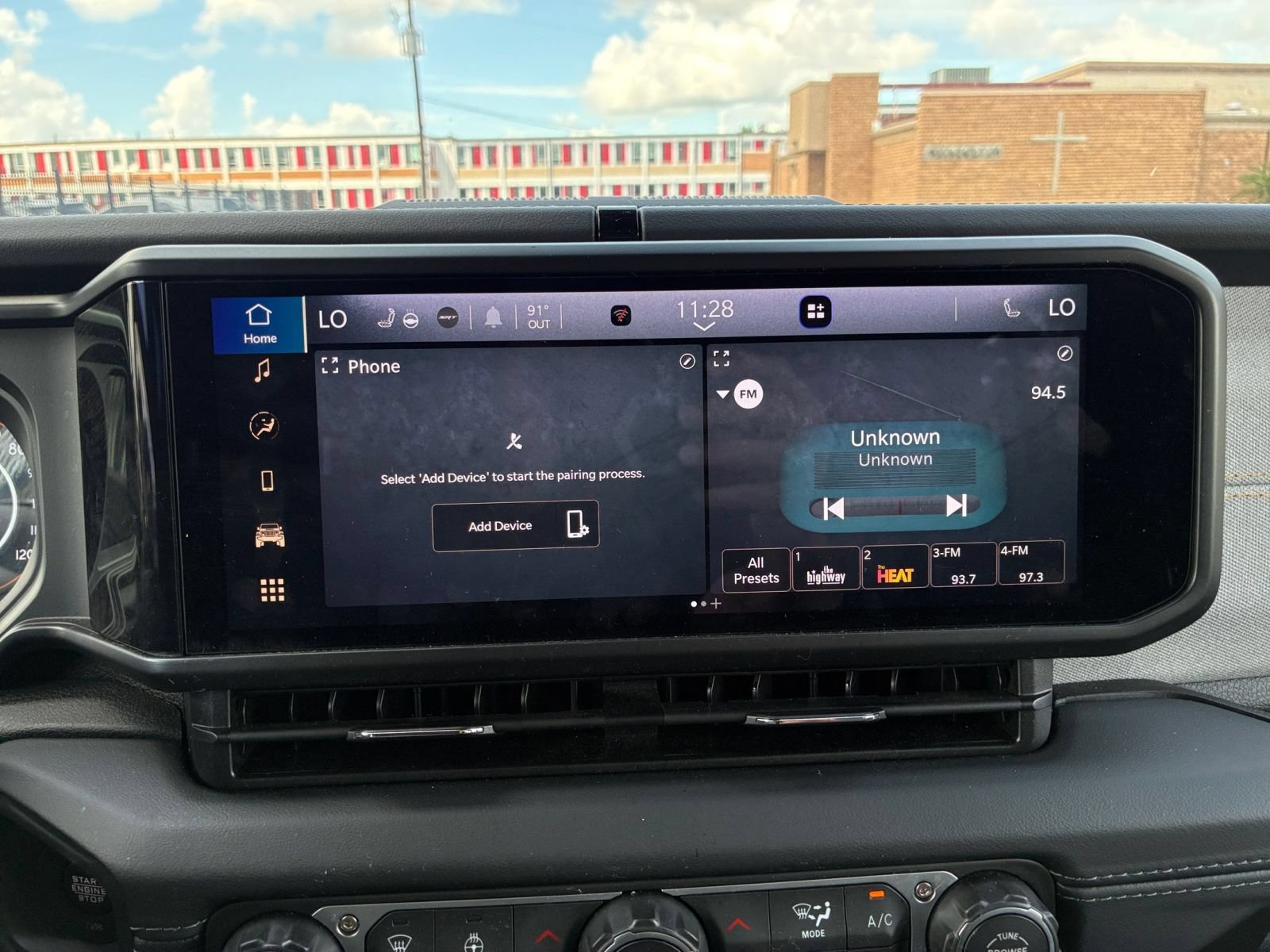 Used 2025 Jeep Wrangler Unlimited Sahara AWD/4WD image 19