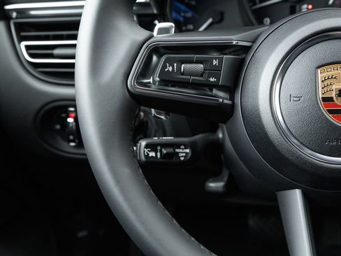 Certified 2026 Porsche Macan AWD/4WD image 15