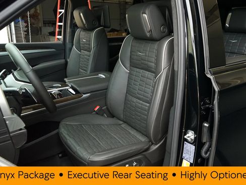 Used 2026 Cadillac Escalade Platinum Sport AWD/4WD image 3