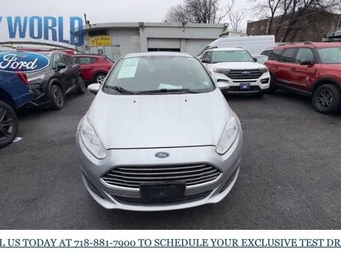 Used 2015 Ford Fiesta SE image 8