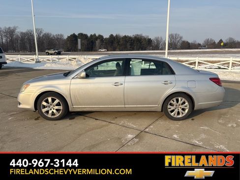 Used 2008 Toyota Avalon XLS image 2