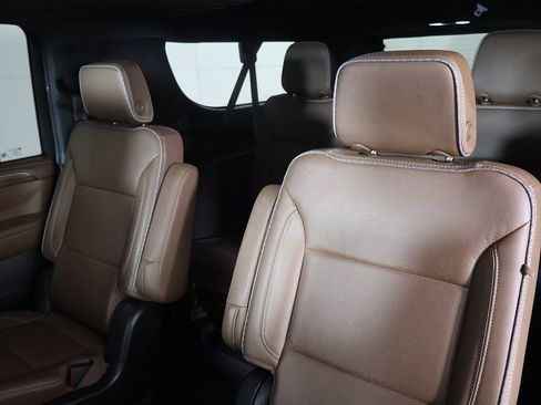 Used 2024 Chevrolet Suburban High Country w/ Advanced Technology Package AWD/4WD image 40