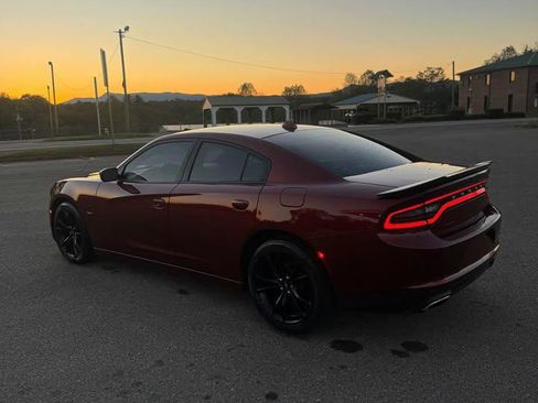 Used 2018 Dodge Charger R/T w/ Blacktop Package image 5