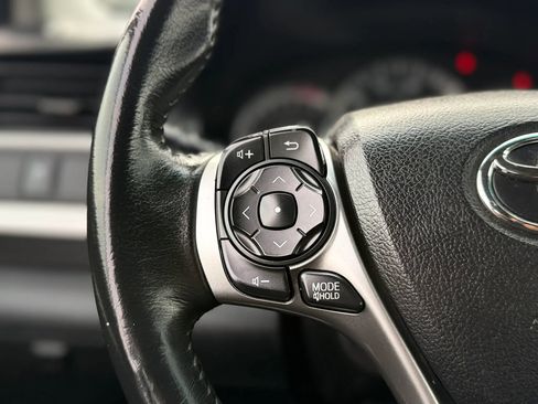 Used 2014 Toyota Camry SE image 15