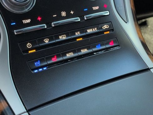 Used 2018 Lincoln MKX Reserve w/ Driver Assistance Package FWD image 23