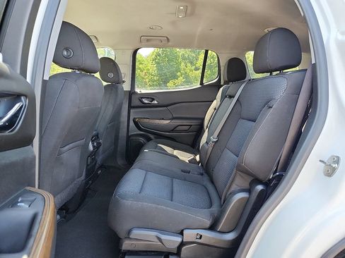 Used 2021 GMC Acadia SLE w/ Driver Convenience Package FWD image 16