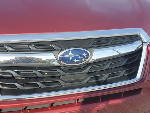 Used 2017 Subaru Forester 2.5i Touring AWD/4WD image 3