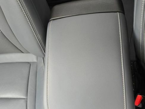 Used 2020 Buick Enclave Premium w/ Sun and Sites Package image 24