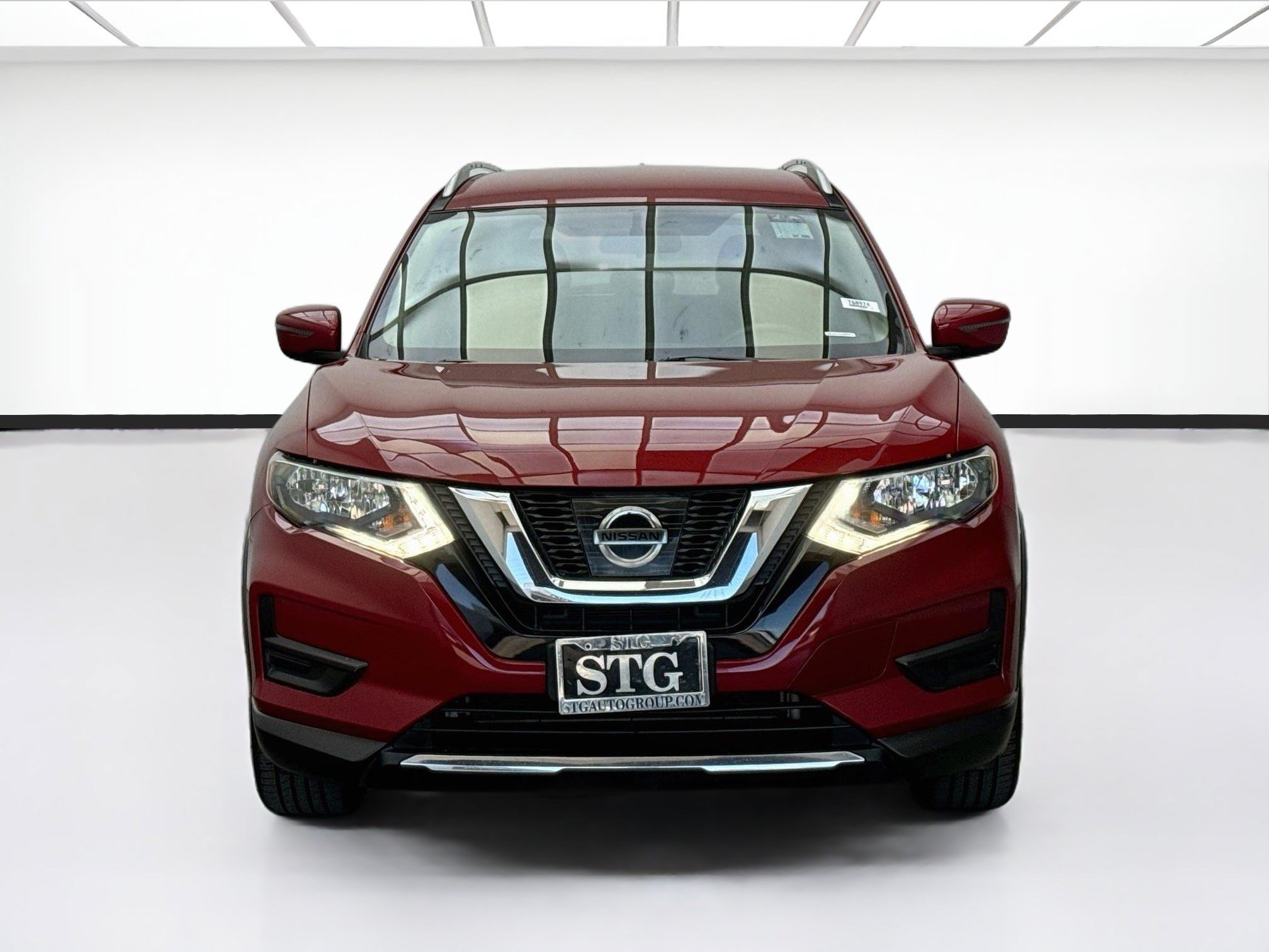 Used 2017 Nissan Rogue SV w/ SV Family Package AWD/4WD image 2