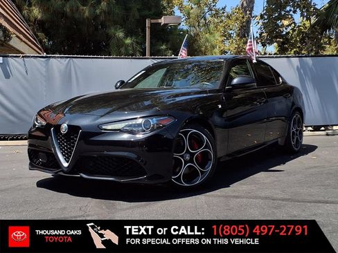 Used 2022 Alfa Romeo Giulia Ti RWD image 1