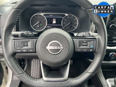 Used 2024 Nissan Pathfinder SL FWD image 8