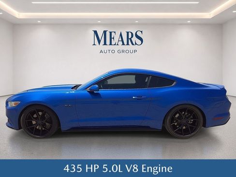 Used 2017 Ford Mustang GT RWD image 3