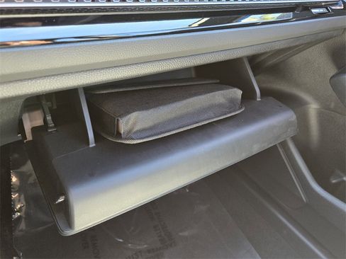 Used 2025 Honda Civic Sport image 22