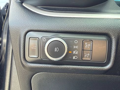 Certified 2022 Ford Explorer XLT w/ Equipment Group 202A AWD/4WD image 15