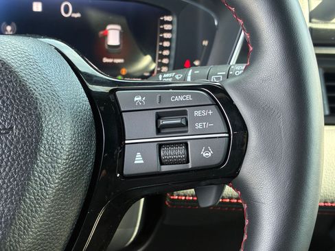 Used 2025 Honda Pilot Black Edition image 20