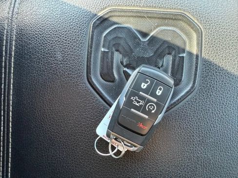 Used 2022 RAM 2500 Laramie AWD/4WD image 25