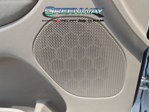 Used 2017 Jeep Grand Cherokee Overland RWD image 17