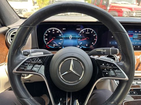 Used 2021 Mercedes-Benz E 350 4MATIC Sedan image 16