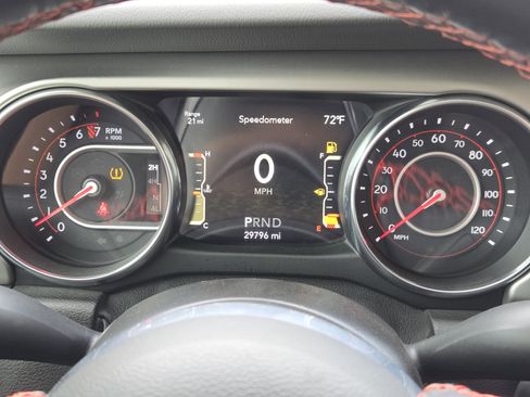 Used 2021 Jeep Gladiator Rubicon AWD/4WD image 19