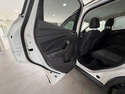 Used 2017 Ford Escape SE w/ Equipment Group 201A image 22