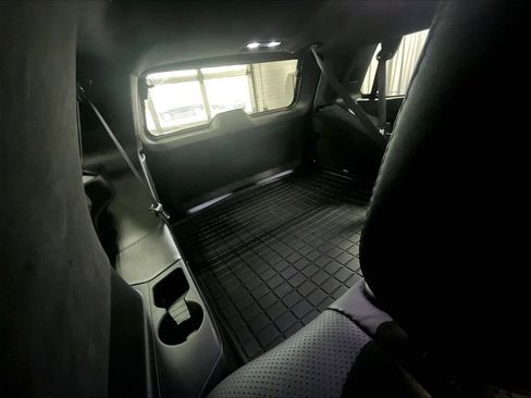 Used 2023 Cadillac Escalade Sport Platinum w/ LPO, ONYX Package AWD/4WD image 17