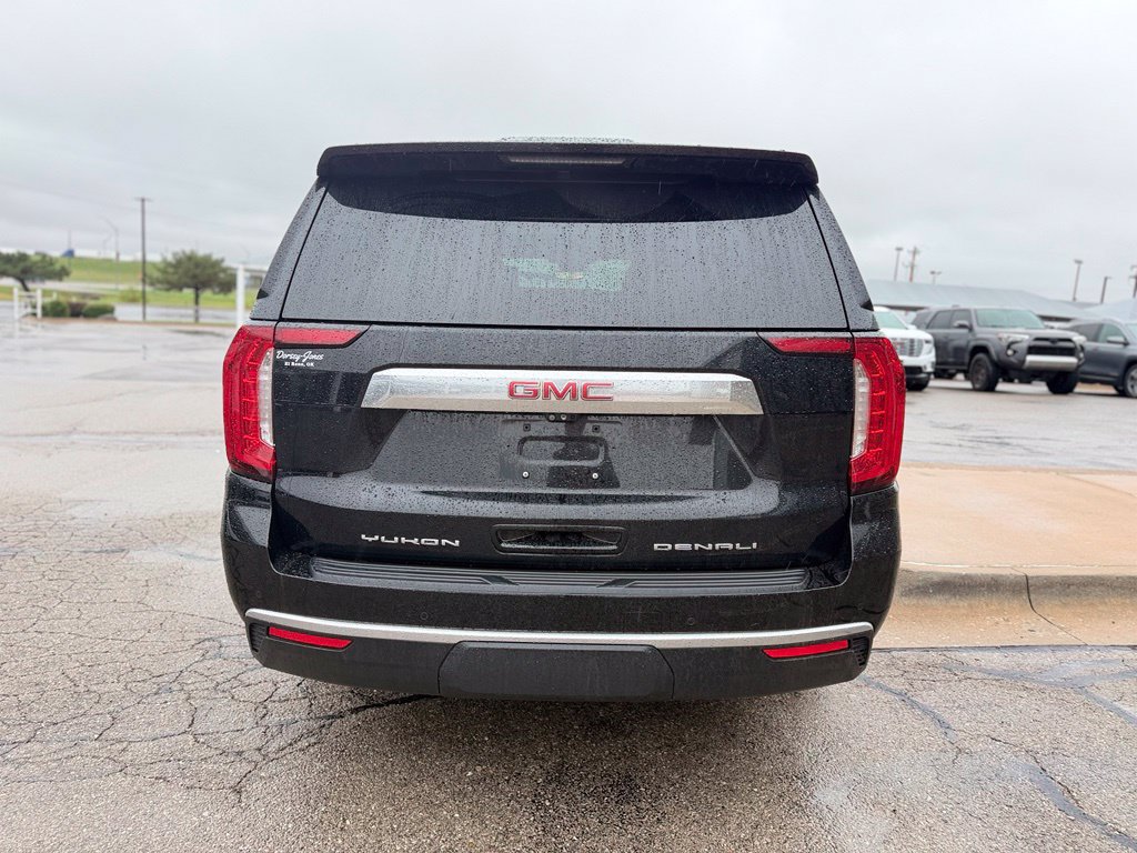 Used 2023 GMC Yukon XL Denali w/ Denali Reserve Package AWD/4WD image 5
